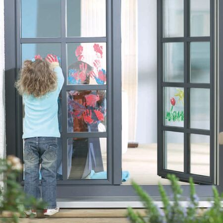 Bild Kunststoff Balkontüren mit Standardrahmen unten und Sprossen in Farbe Anthrazitgrau Gealan