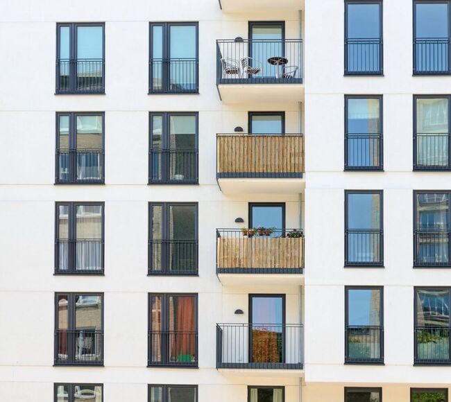 Bild Bodentiefe Fenster und Französischer Balkontüren aus Kunststoff, Holz oder Aluminium in gewünschten Farben.