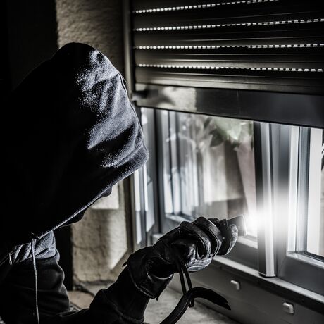 Bild Einbruchsichere Fenster Systeme mit Einbruchschutzrollläden und Sicherheitsverglasungen und Beschläge