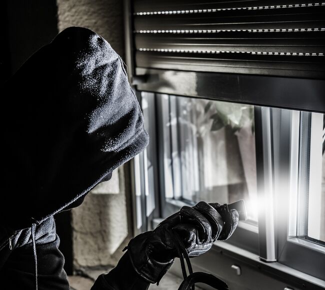 Bild Einbruchsichere Fenster Systeme mit Einbruchschutzrollläden und Sicherheitsverglasungen und Beschläge