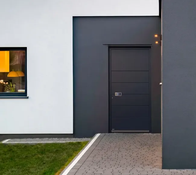 Bild Neubau, Einfamilienhaus mit Aluminium Nebeneingangstür mit modernem Design
