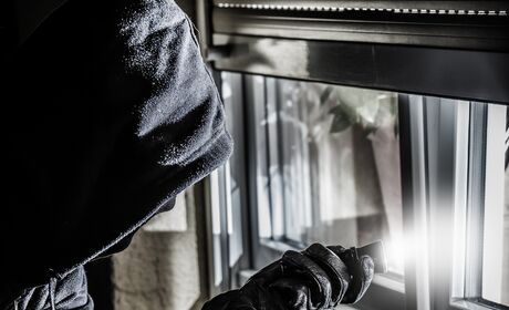 Bild Einbruchsichere Fenster Systeme mit Einbruchschutzrollläden und Sicherheitsverglasungen und Beschläge