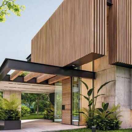 Bild Beton und Holz Design Haus in der Natur mit großen Aluminium Fenstern von Aluprof AG Serie