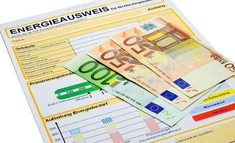 Bild Mit guter und günstiger Energieausweis und Energiesparfenster kann man viel Geld sparen