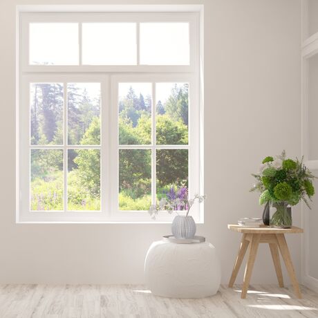 Bild Weißes dreiteiliges Fenster aus Kunstsoff mit Oberlicht und Sprossen