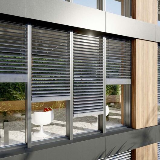 Bild Mehrstöckiges Bürogebäude mit Aluminium Fenster und Sonnenschutz Vorbau Raffstoren in modischer Farbe Anthrazit