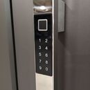 Bild Inosmart Fingerprint mit Tastatur bei Eingangstür von Inotherm