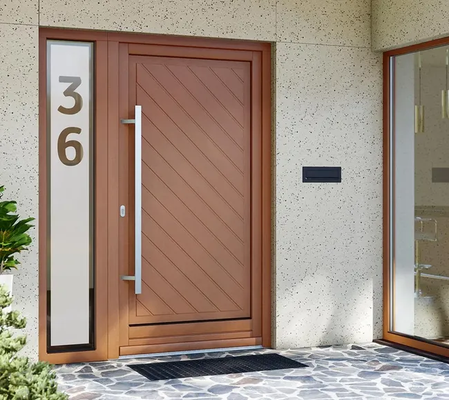 Bild Holzhaustür Softline mit Seitenteil, Füllung mit Fräsungen und Hausnummer