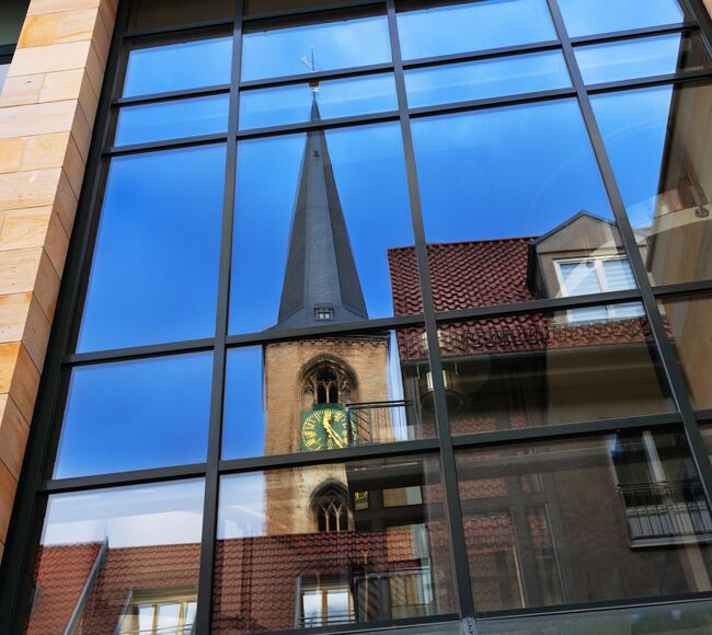 Bild Verspiegelte Verglasungen für Fenster, Türen und Fassadensysteme