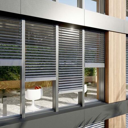 Bild Mehrstöckiges Bürogebäude mit Aluminium Fenster und Sonnenschutz Vorbau Raffstoren in modischer Farbe Anthrazit