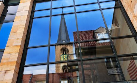 Bild Verspiegelte Verglasungen für Fenster, Türen und Fassadensysteme