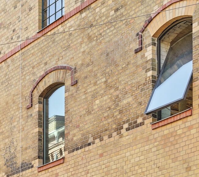 Bild Schwing Fenster für historische Ziegel Gebäude oder Lofts Wohnungen