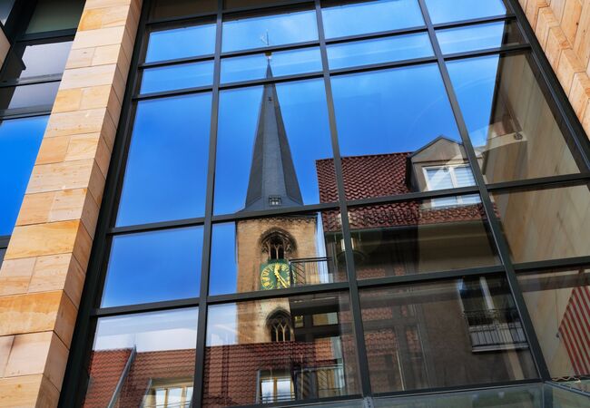 Bild Verspiegelte Verglasungen für Fenster, Türen und Fassadensysteme