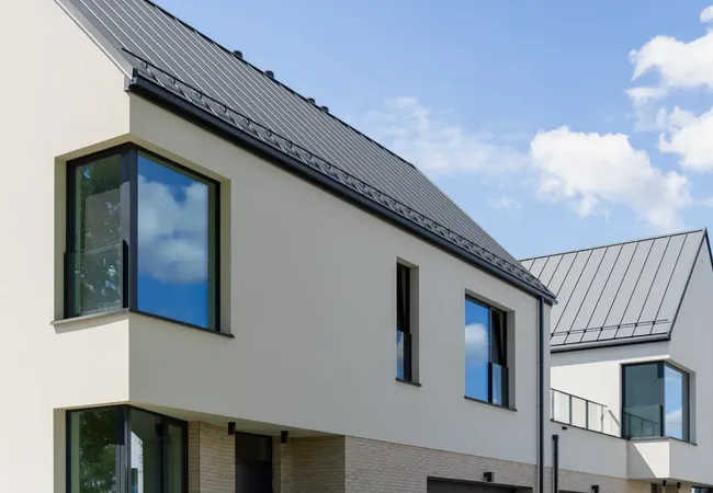 Bild Moderne französiche Fenster mit Absturzsicherung aus Glas