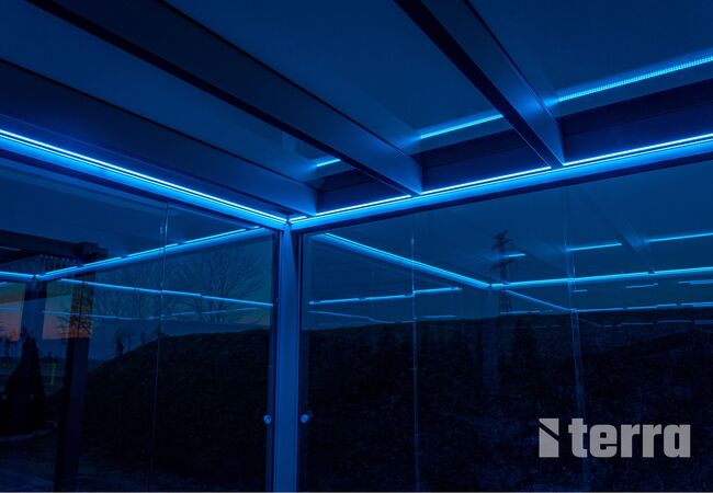 Bild Pergola Terra mit Beleuchtung in verschiedenen Farben
