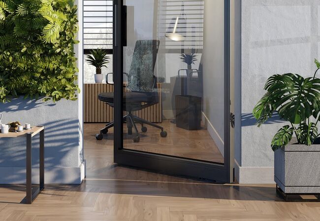 Bild moderne Drehtür zum Büro