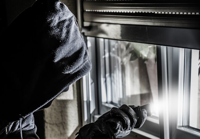 Bild Einbruchsichere Fenster Systeme mit Einbruchschutzrollläden und Sicherheitsverglasungen und Beschläge