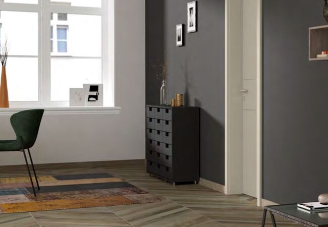Bild Gemütlicher Zimmer mit weißer Innentür Garant