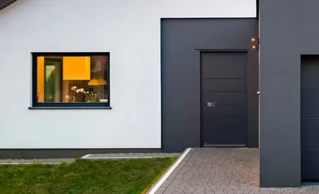 Bild Neubau, Einfamilienhaus mit Aluminium Nebeneingangstür mit modernem Design