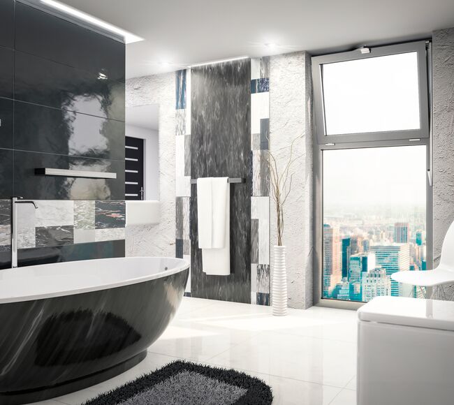 Bild Moderner Badezimmer mit Bodentiefe Fenster in Farbe schwarz