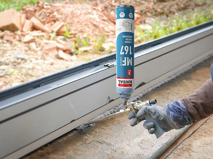 Soudal PU-Schaumpistole CLICK&FIX – Profi-Pistole für schnelles und sicheres Arbeiten im Click&Fix-System